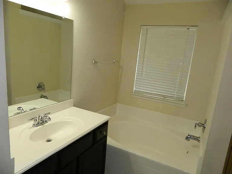 1132 Honeywell Dr — Photo 11