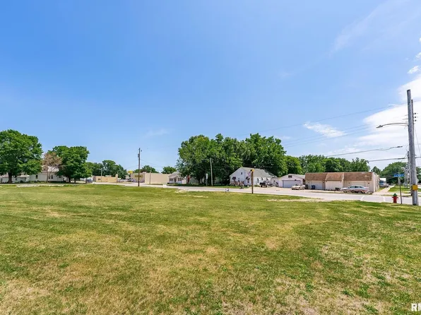709-713 SW 3rd St, Aledo, IL 61231