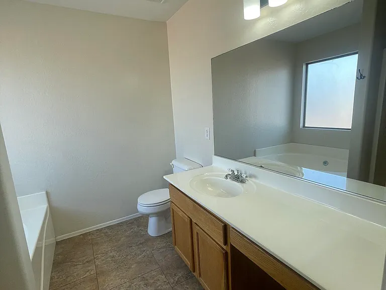 24403 N Oasis Blvd — Photo 15