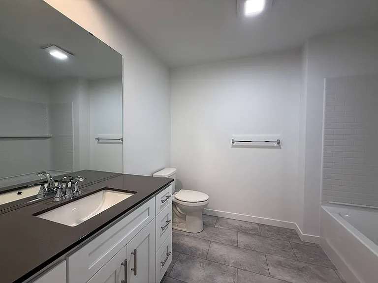 2nd bathroom