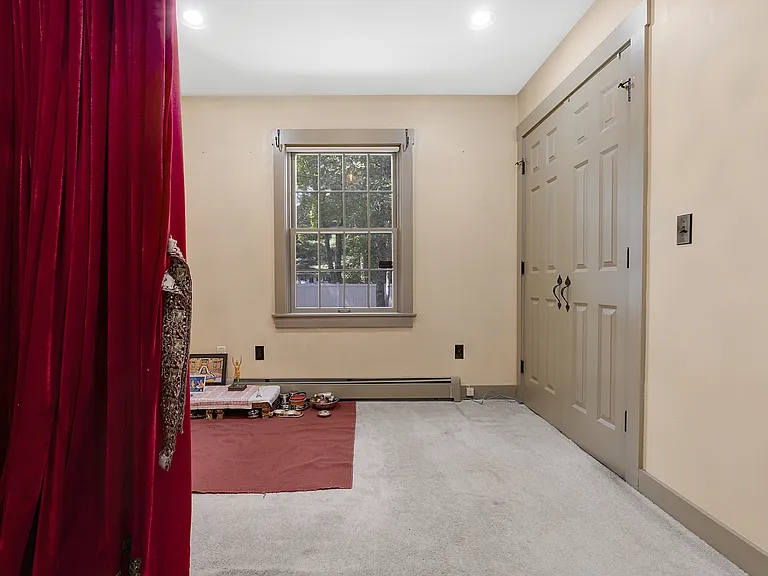 13 Andrew Ave — Photo 36