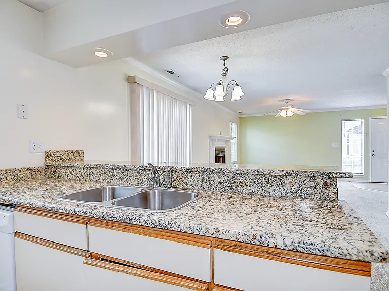 751 Ridge Cir — Photo 15