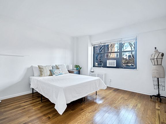 5th image of 3343 14th St APT 2B