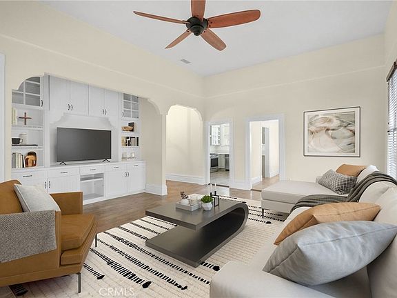 5th image of 1598 W 36th Pl