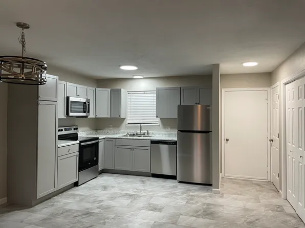 611 Lazy Days Rd, Osage Beach, MO 65065