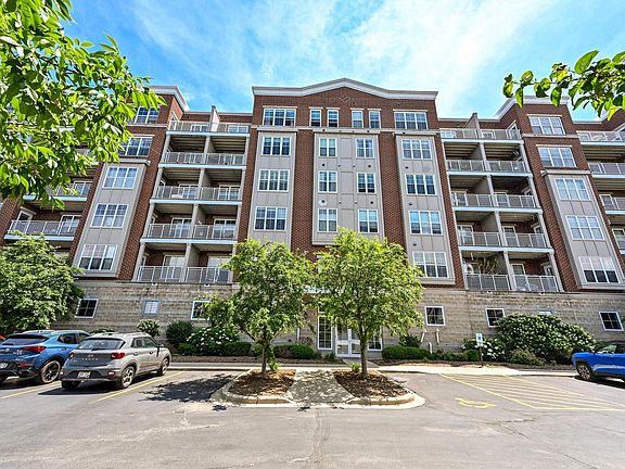 4th image of 3930 S Lake DRIVE #303
