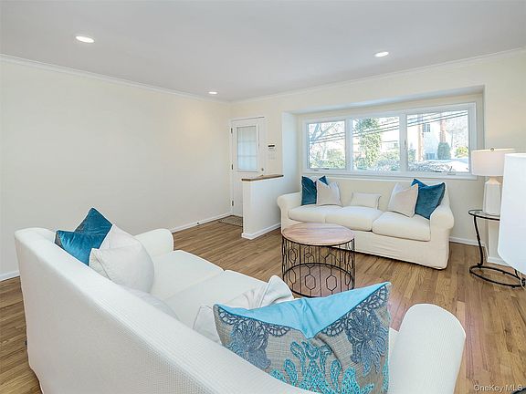 3rd image of 4 Chevy Chase Road