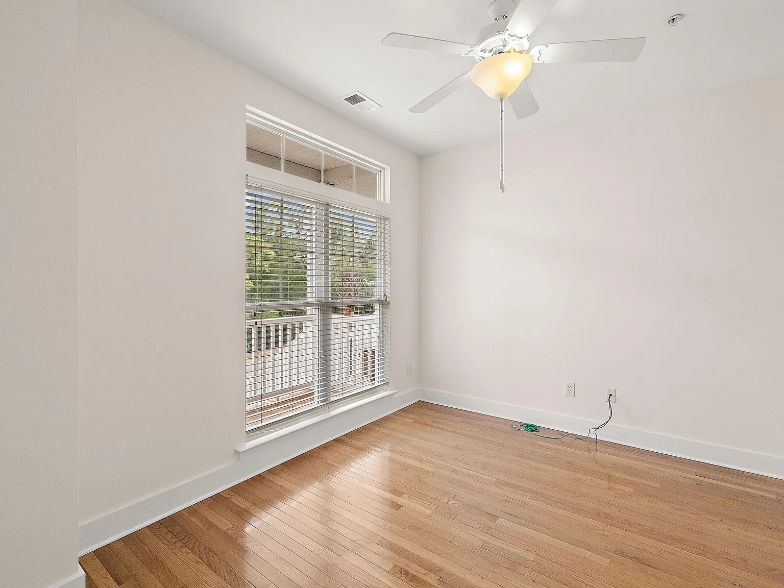 2 bed, 2.5 bath, 1600 sqft, $2,695 — Photo 2