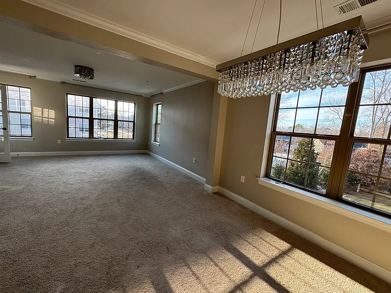 3685 Chippendale Cir — Photo 14