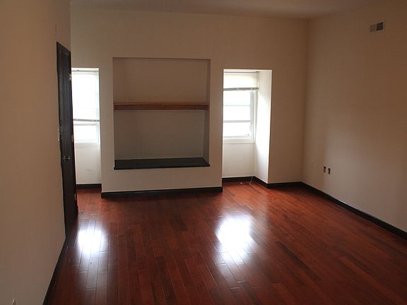 4th image of 1216 Mount Vernon St #3