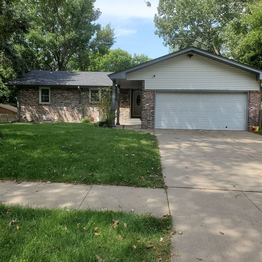 725 Smoky Hill Rd, Lincoln, NE 68520 | Zillow