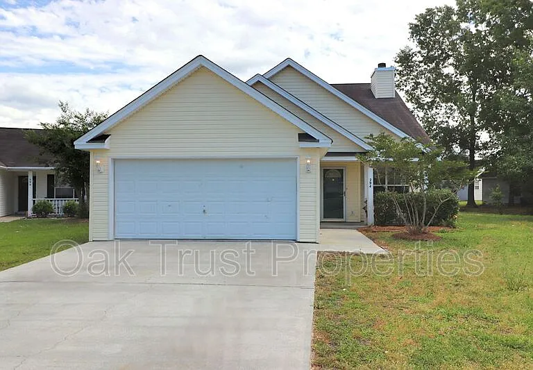 294 Hastings Dr — Photo 1