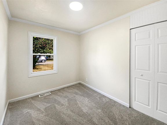 4th image of 12133 Parkwood Pl