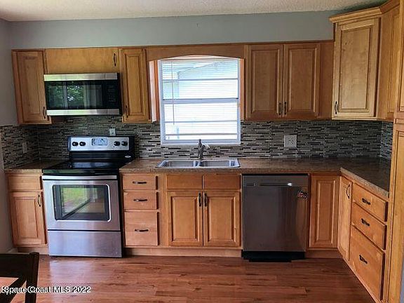 5th image of 423 Count St