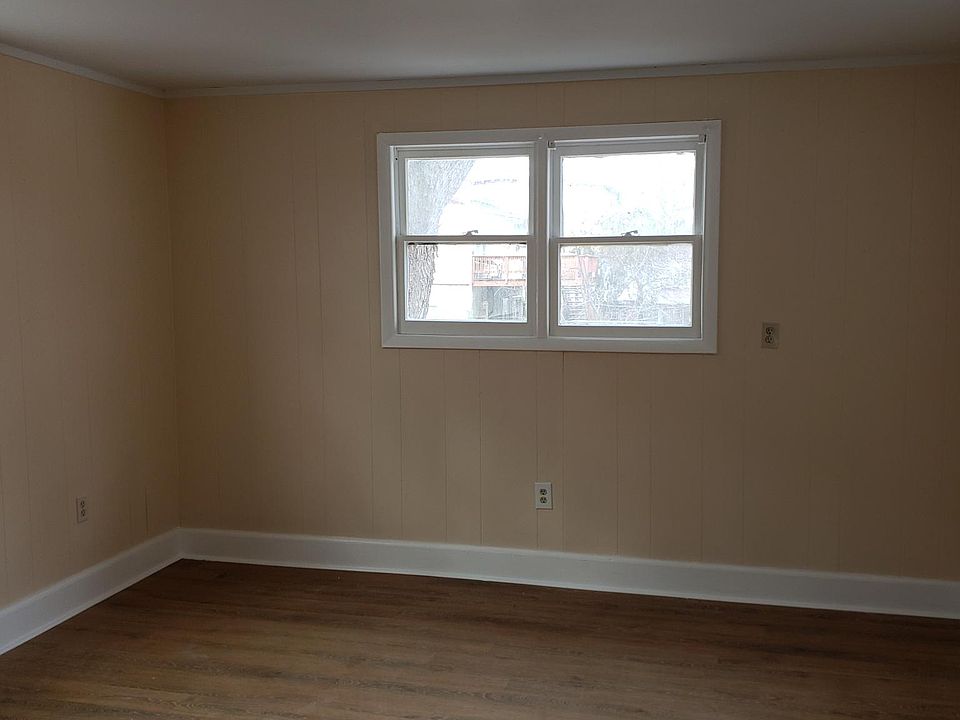1st image of 184 Renwick St