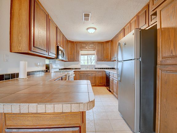5th image of 21 San Fernando Ave