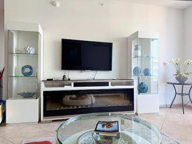 2 bed, 2.0 bath, 1129 sqft, $3,500 — Photo 3