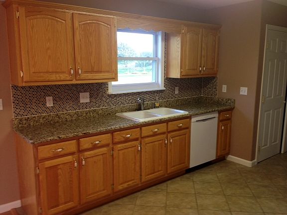 5th image of 109 Bayberry Dr