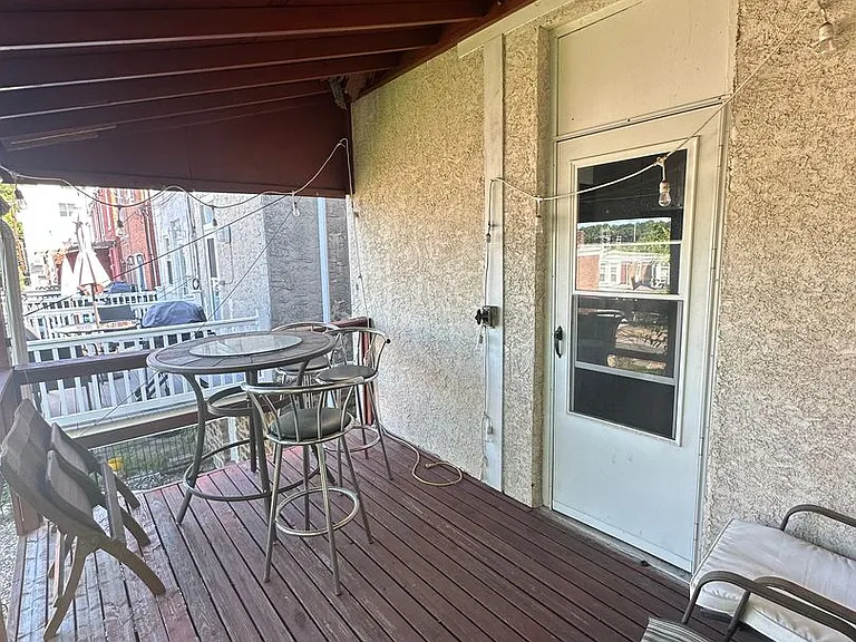 4030 Dexter St — Photo 6