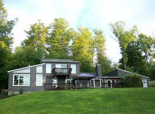 10 Cherry Ln, Equinunk, PA 18417