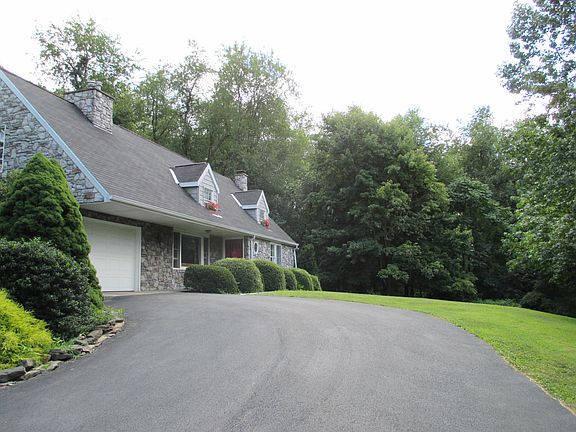 3rd image of 1108 Lear Rd