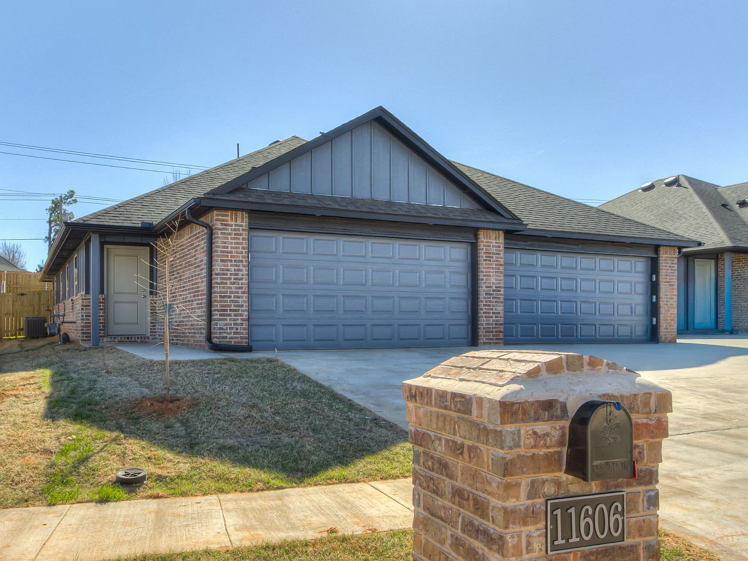 3 bed, 1215 sqft, $2,850 — Photo 1