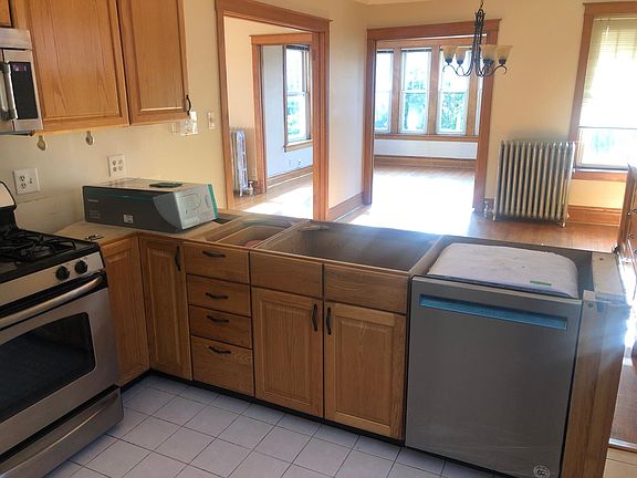 4th image of 4237 N Ashland Ave