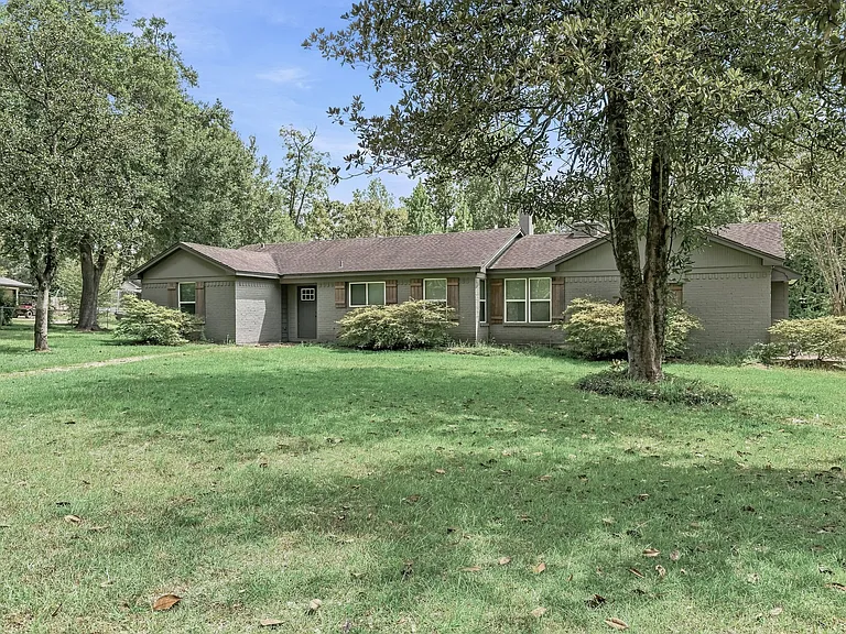 165 Morris Dr — Photo 3