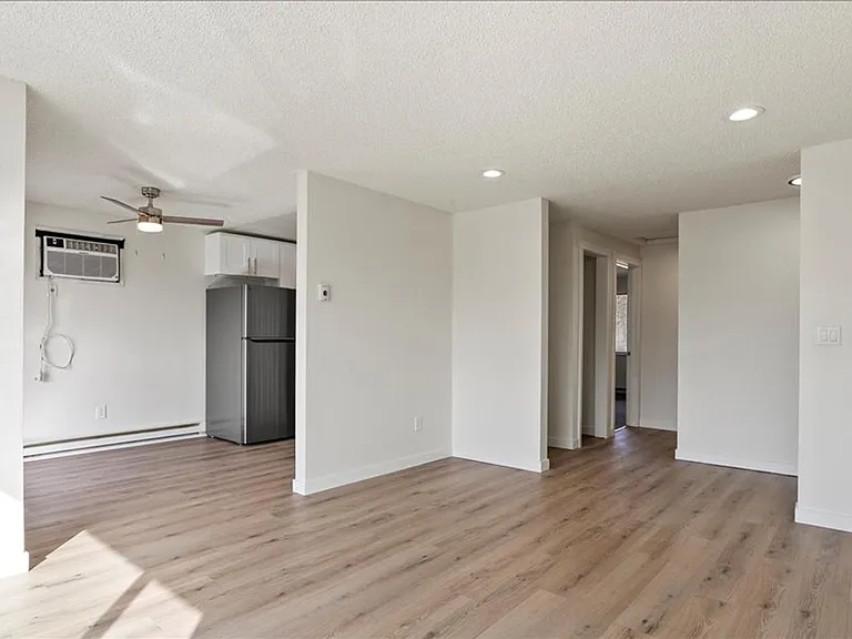 Kamden Court — Photo 29