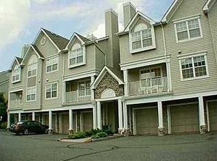 43 Inverness Dr #I043, Edison, NJ 08820