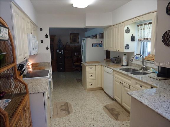 2nd image of 5943 Tangerine Ave S