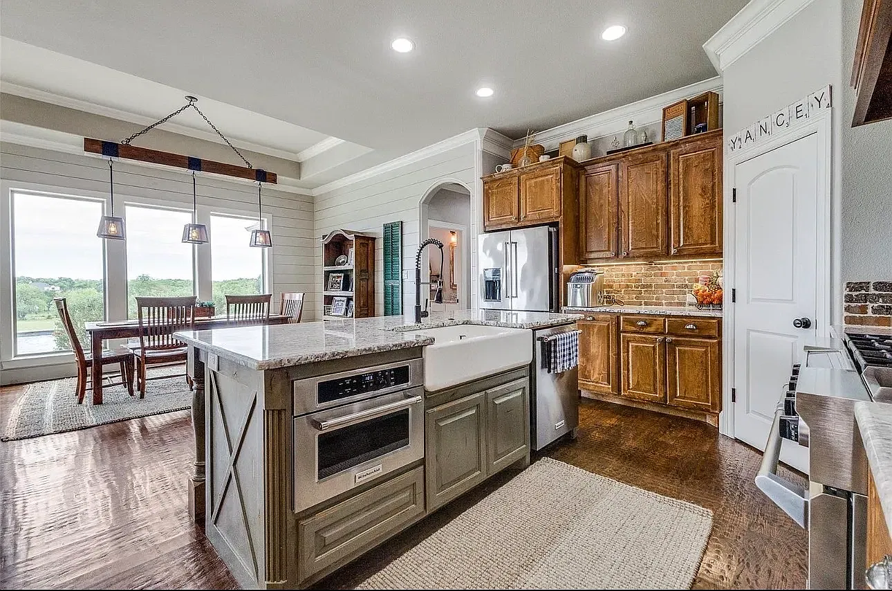 5 bed, 4000 sqft, $6,000 — Photo 4