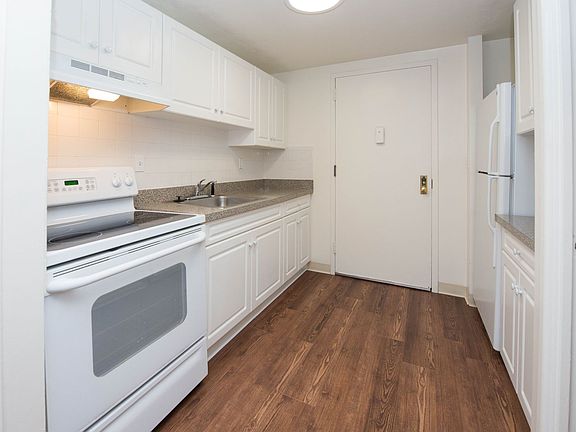 4th image of 1199 Whitney Ave #402