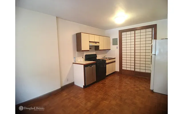 Rented by Douglas Elliman | media 14