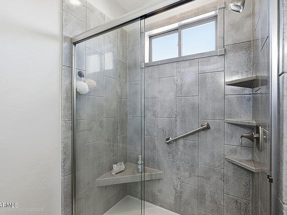 5th image of 2853 N TAYLOR Lane