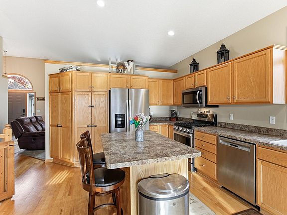 2nd image of 615 Juliet Ave