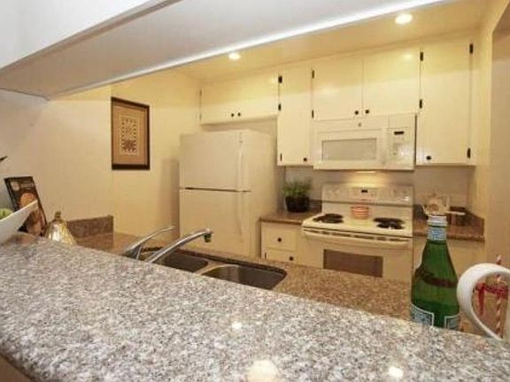 2nd image of 417 Evelyn Ave APT 207