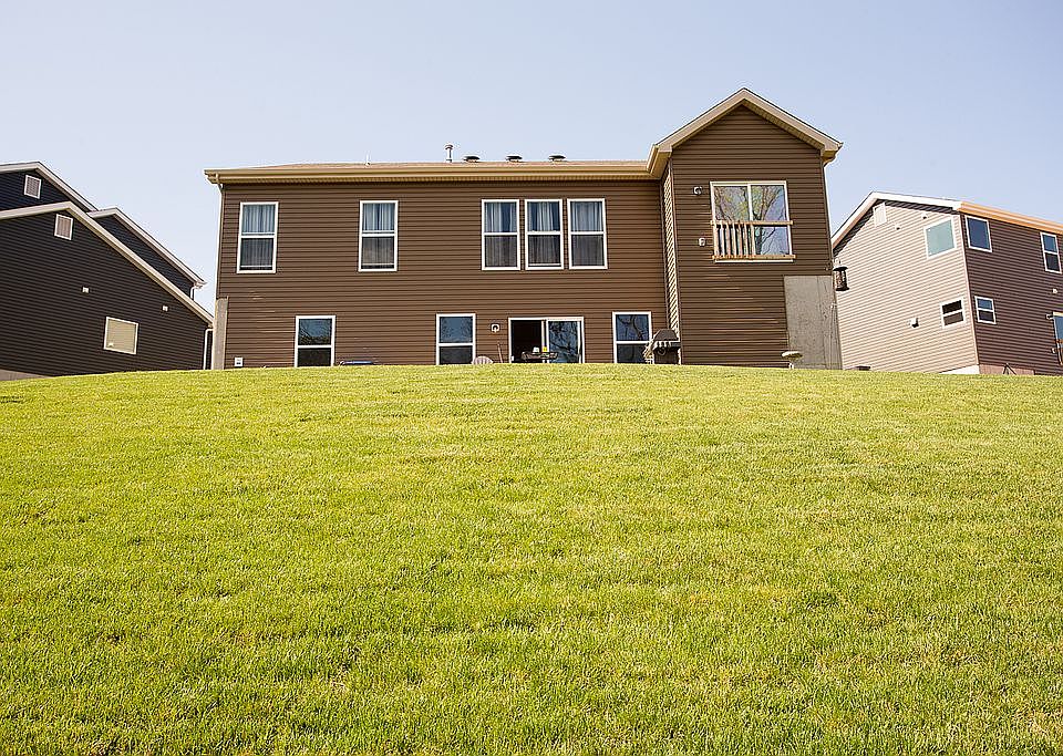 2nd image of 170 Keystone Ridge Dr