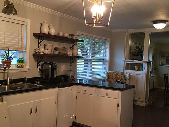 4th image of 111 Rollingwood Dr
