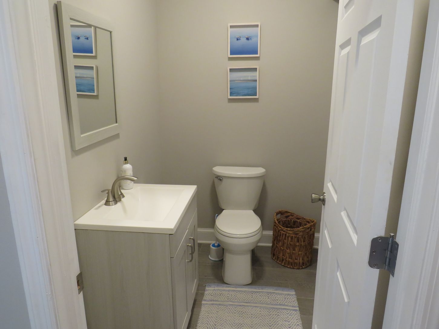  basement 1/2 bath