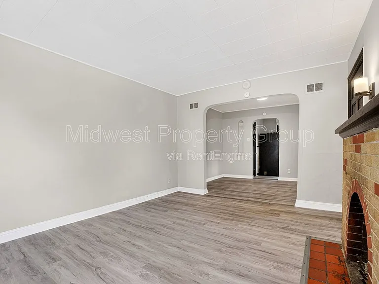222 Henquin Dr — Photo 6
