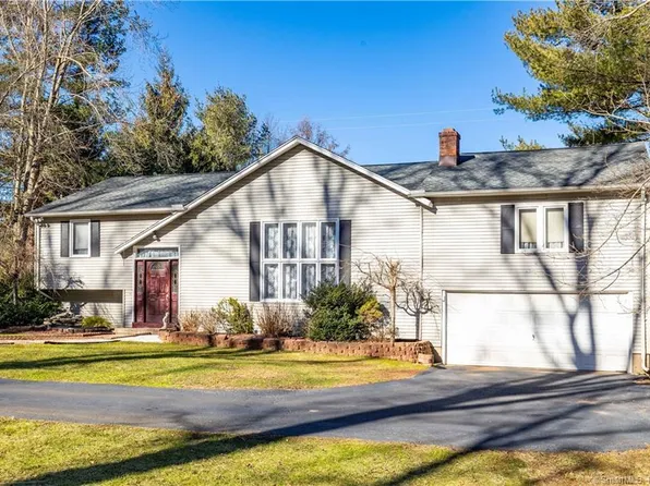 37 Overlook Drive, Wallingford, CT 06492