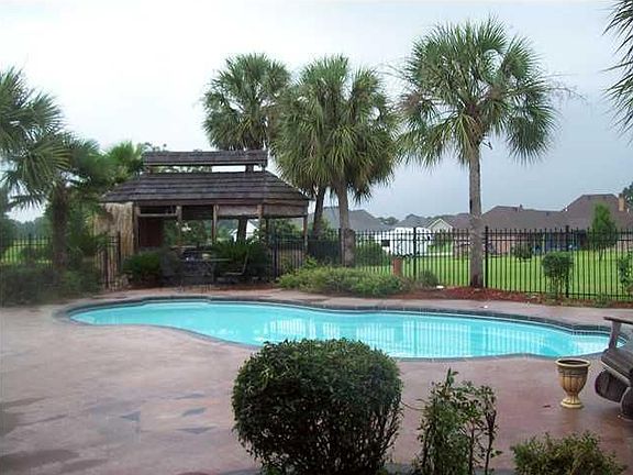 3rd image of 112 Beau Clos Ln
