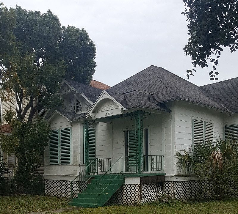 1st image of 1717 Avenue M 1/2