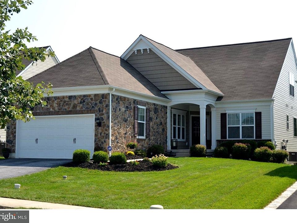 1st image of 470 Hallman Ct