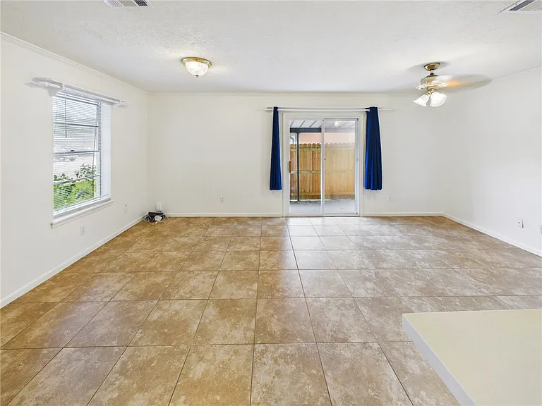 3329 Longleaf Cir — Photo 7