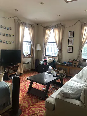 Rented by Batra Group Inc | media 30