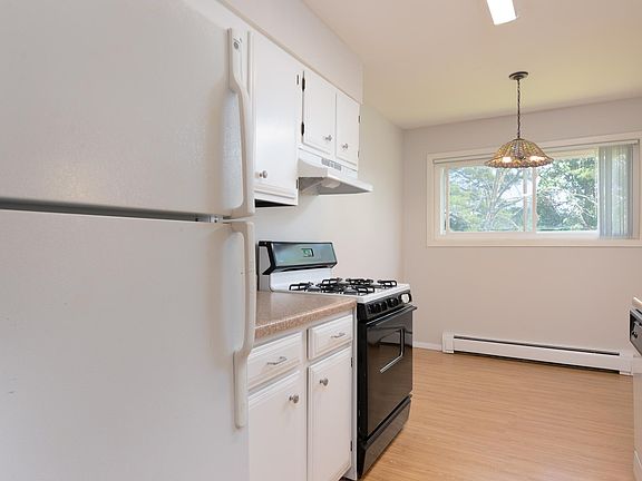 5th image of 2931 27th St APT 213