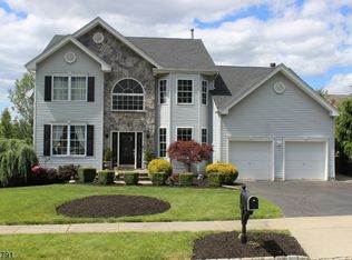 24 Candour Ct, Hackettstown, NJ 07840