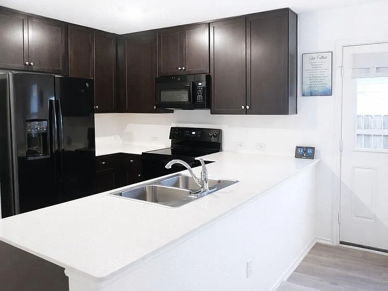 609 Marty Allen Loop — Photo 8